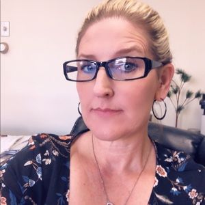 Meet your Posher, Carla